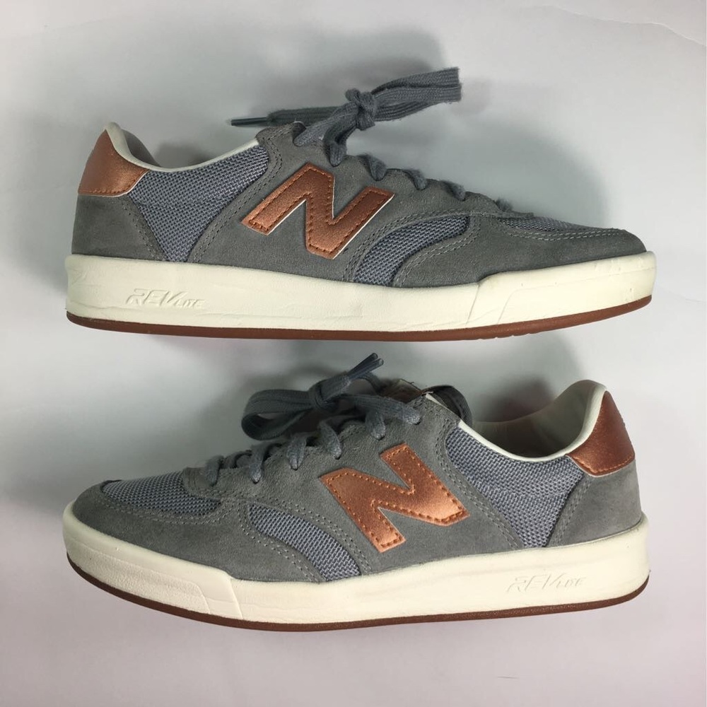New Balance 300 Women’s Sneakers